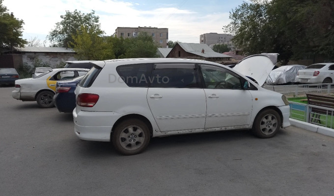 Toyota Ipsum 2002 года