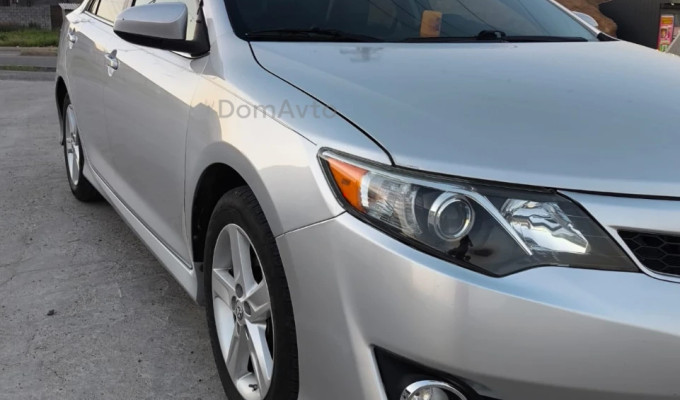 Toyota Camry 2014 года