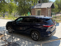 Toyota Highlander 2021 года