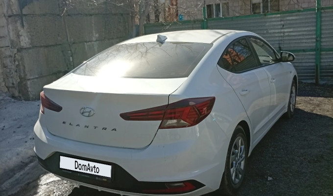 Hyundai Elantra 2020 года