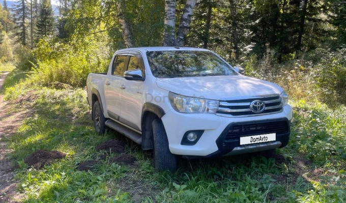 Toyota Hilux 2017 года