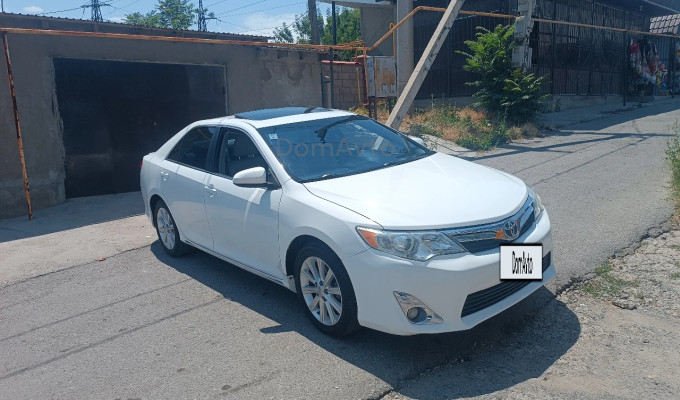 Toyota Camry 2011 года
