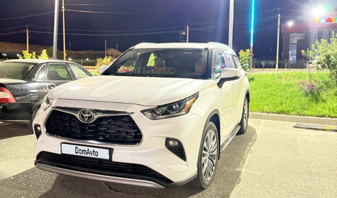 Toyota Highlander 2021 года