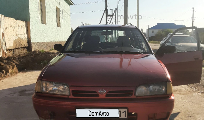 Nissan Primera 1993 года