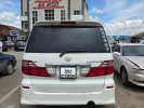 Toyota Alphard 2005 года