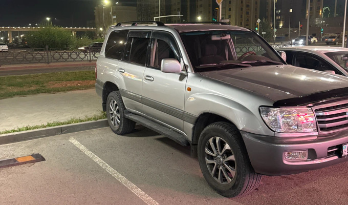 Toyota Land Cruiser 2000 года