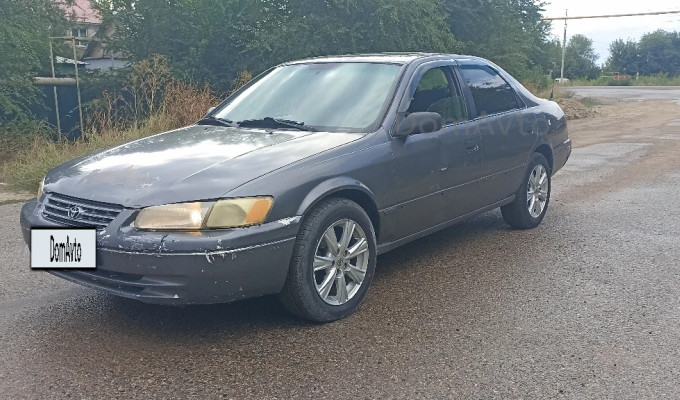 Toyota Camry 1998 года