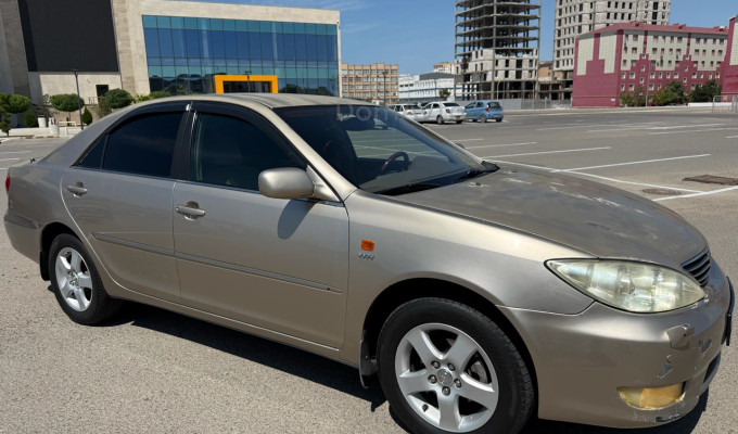 Toyota Camry 2005 года