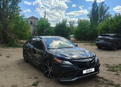 Toyota Camry 2021 года