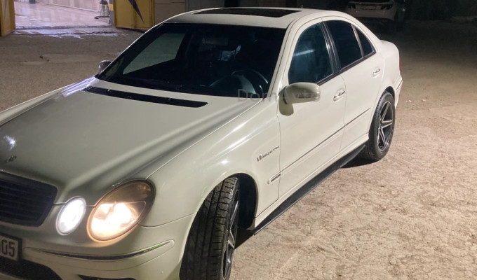 Mercedes-Benz E-Класс 2004 года
