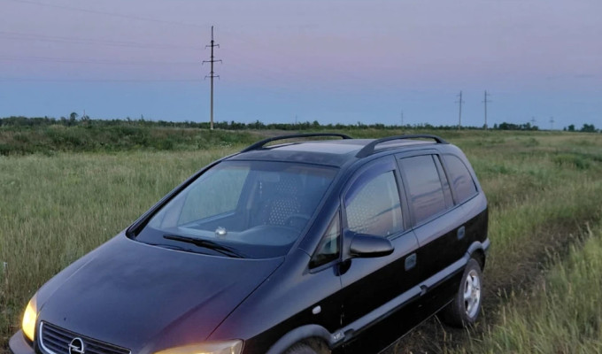 Opel Zafira 2002 года