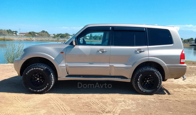 Mitsubishi Pajero 2003 года