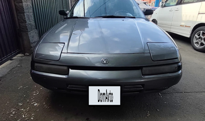 Mazda 323 1990 года