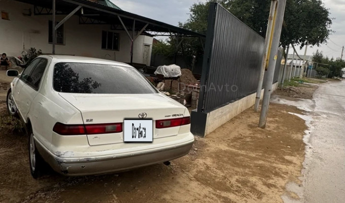 Toyota Camry Gracia 1998 года