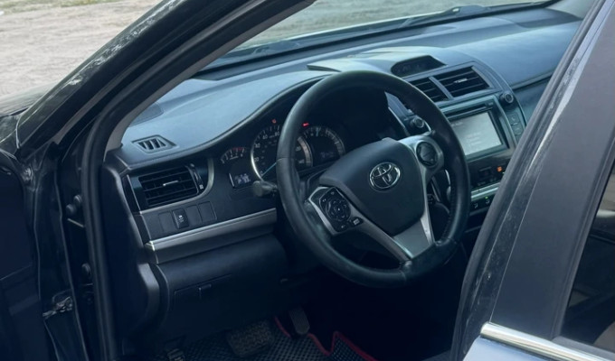 Toyota Camry 2013 года