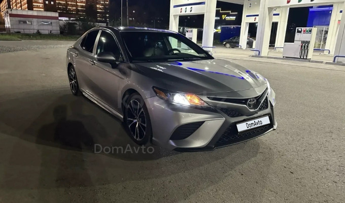 Toyota Camry 2018 года