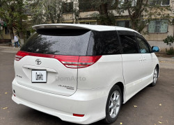 Toyota Estima 2008 года