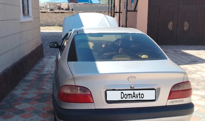Toyota Avensis 2002 года
