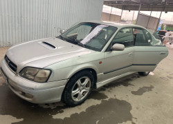 Subaru Legacy 2000 года