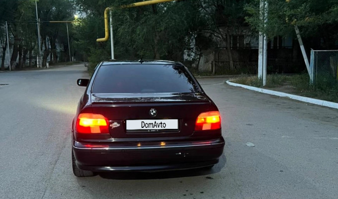 BMW 5 серия 2002 года