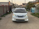 Toyota Sienna 2010 года
