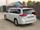 Toyota Sienna 2010 года