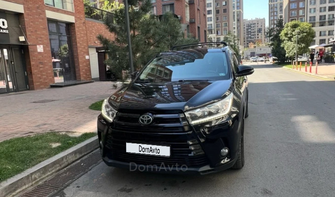 Toyota Highlander 2018 года
