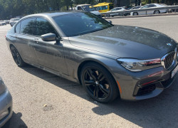 BMW 7 серия 2016 года