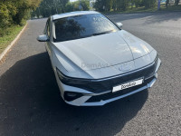Hyundai Elantra 2024 года