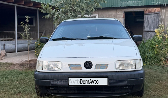 Volkswagen Passat 1990 года