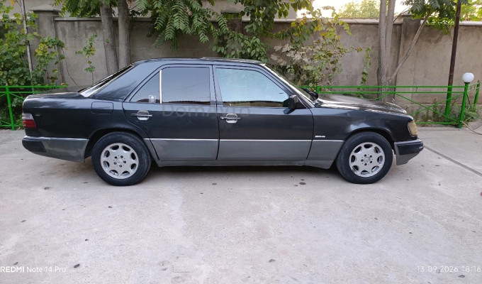 Mercedes-Benz E-Класс 1992 года