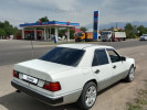 Mercedes-Benz E-Класс 1990 года