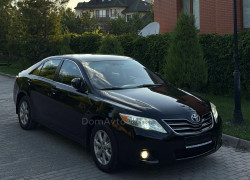 Toyota Camry 2010 года