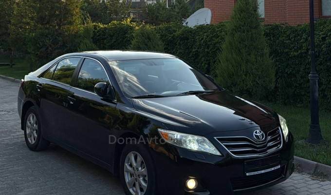 Toyota Camry 2010 года
