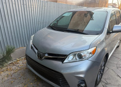 Toyota Sienna 2018 года