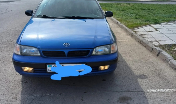 Toyota Carina E 1997 года