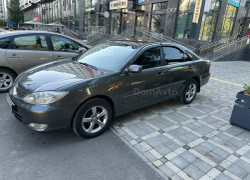 Toyota Camry 2004 года