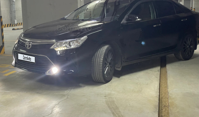 Toyota Camry 2015 года