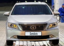 Toyota Camry 2012 года