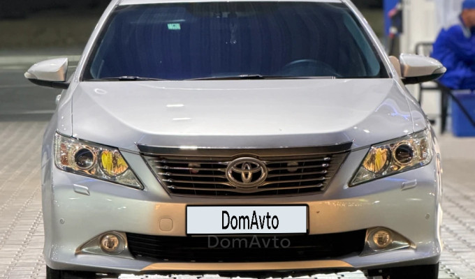 Toyota Camry 2012 года