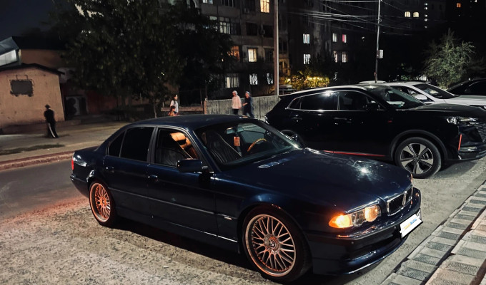 BMW 7 серия 1997 года