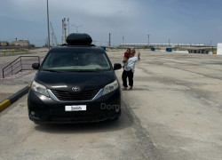 Toyota Sienna 2013 года