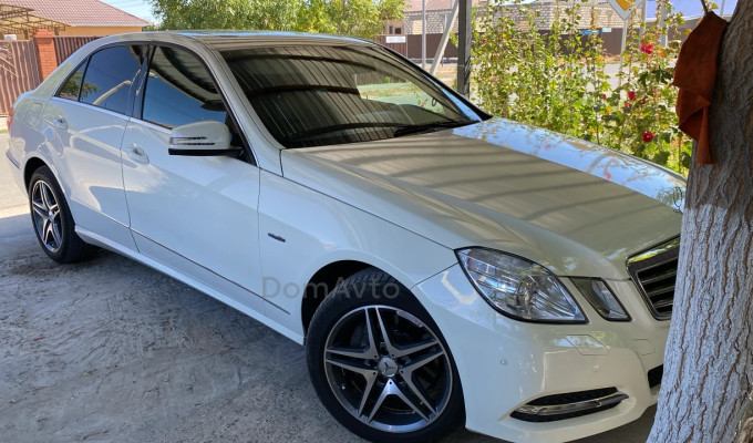Mercedes-Benz E-Класс 2013 года