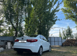 Kia Rio 2015 года