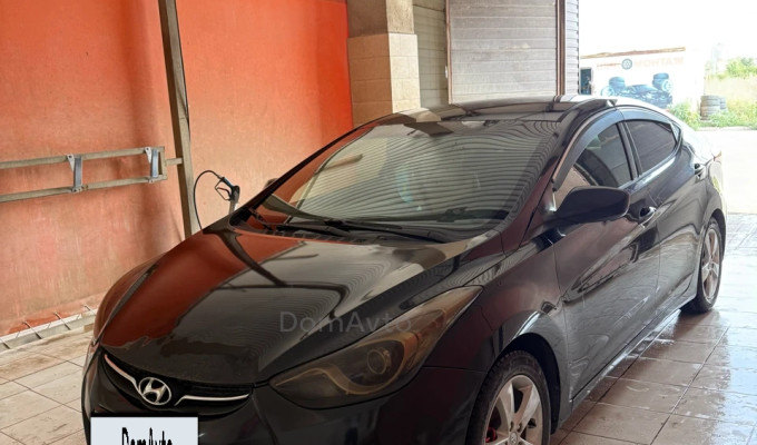 Hyundai Elantra 2013 года