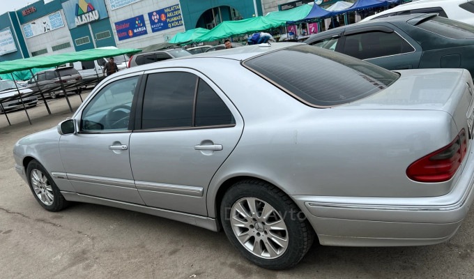 Mercedes-Benz E-Класс 2002 года