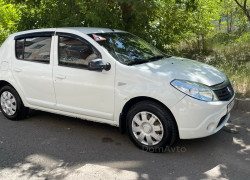 Renault Sandero 2013 года