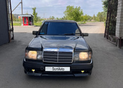 Mercedes-Benz E-Класс 1993 года