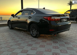 Lexus ES 2017 года