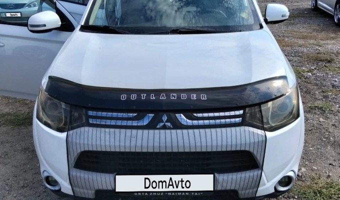 Mitsubishi Outlander 2012 года
